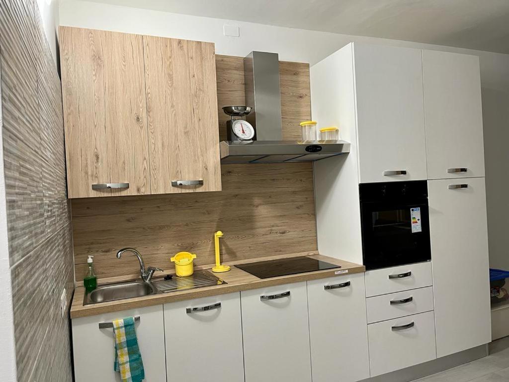 Einaudi Apartment Колоньо Монцезе Екстериор снимка