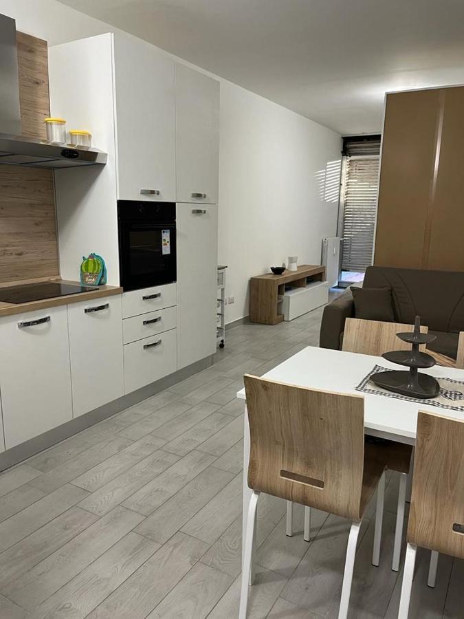 Einaudi Apartment Колоньо Монцезе Екстериор снимка