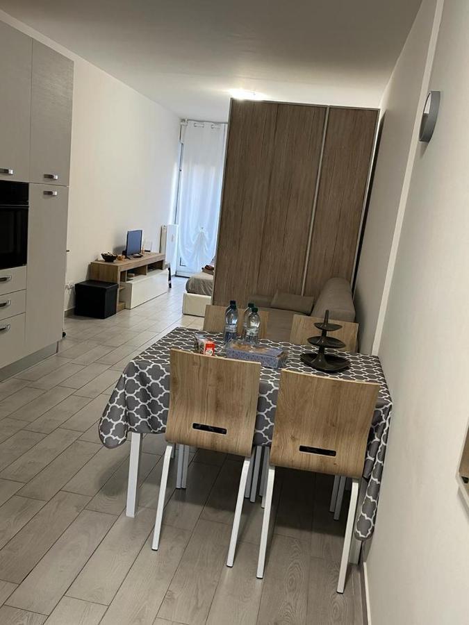 Einaudi Apartment Колоньо Монцезе Екстериор снимка