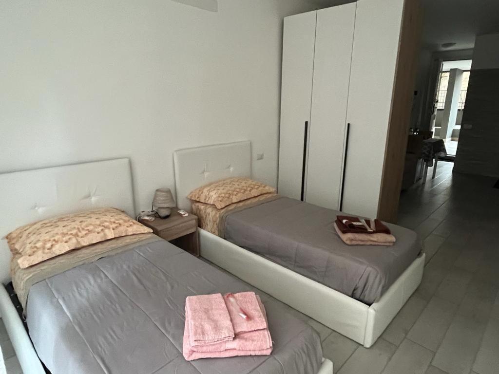 Einaudi Apartment Колоньо Монцезе Екстериор снимка